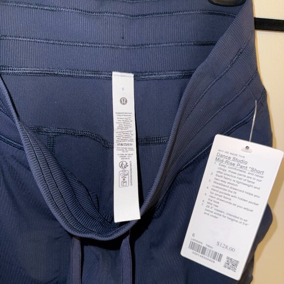 Lululemon Mid Rise Dance Studio Pant Short True Navy Size 6 - Picture 4 of 5